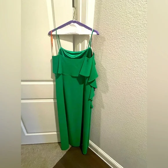 Monique Lhuillier | Dresses | Monique Lhuillier Green Gown Size 2 | Poshmark